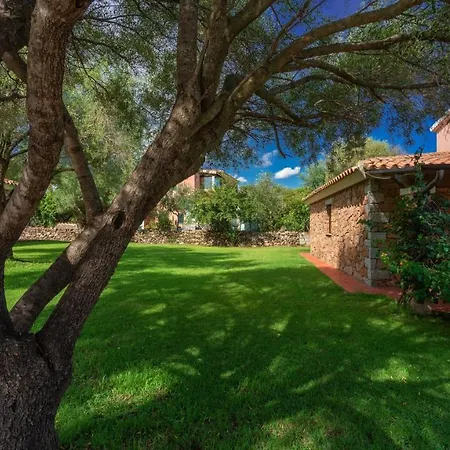 Outstanding Residenze Gallura 2 Bedroom Sleeps With Child San Teodoro (Sardinia)
